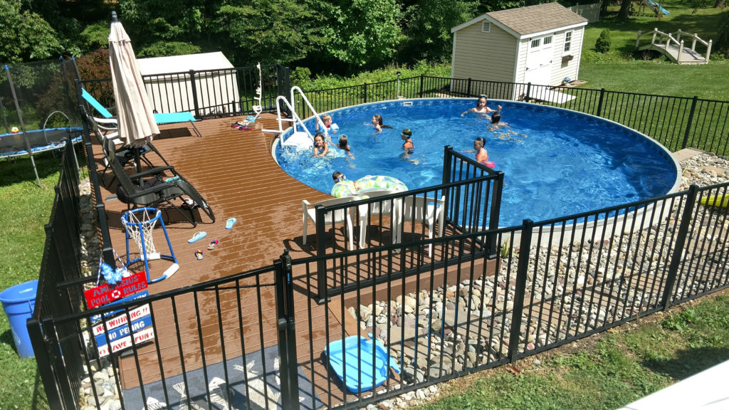 above ground pool and deck – Niagara Pool & Spa